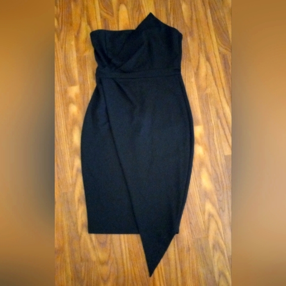 Asymmetrical strapless dress. Size large. - Picture 1 of 3